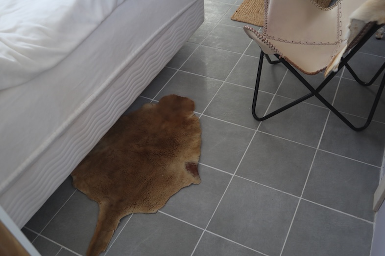 LA SABINA 印西｜【2F】スタイリッシュなグレーのタイル床