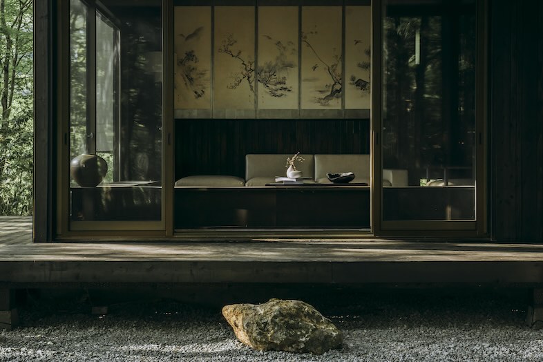 ENN HAKONE｜日本の伝統的な縁側と室内を合わせて撮影可能