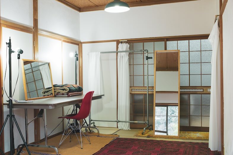 soycasa akikawa｜姿見・メイクブース完備の控室は撮影利用も可能です