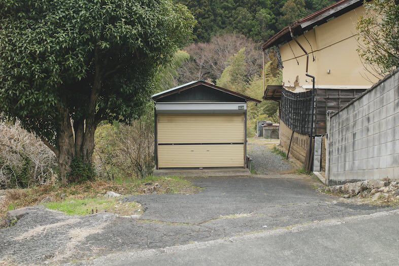 soycasa akikawa｜ハイエース2台まで停められる駐車場完備