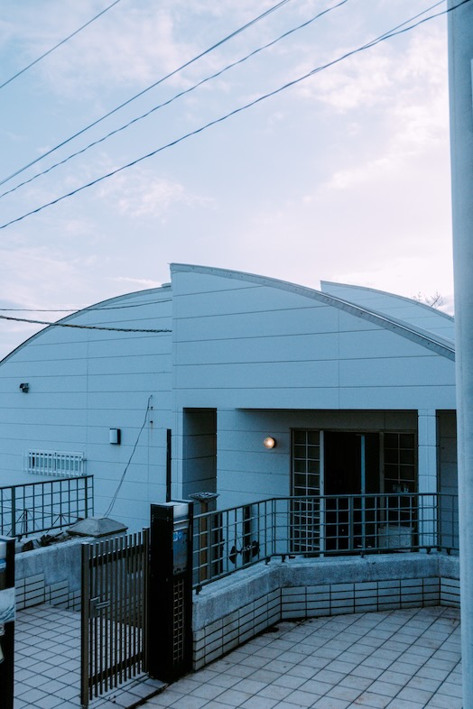 STUDIO NouNou｜【外観】円形の屋根が印象的