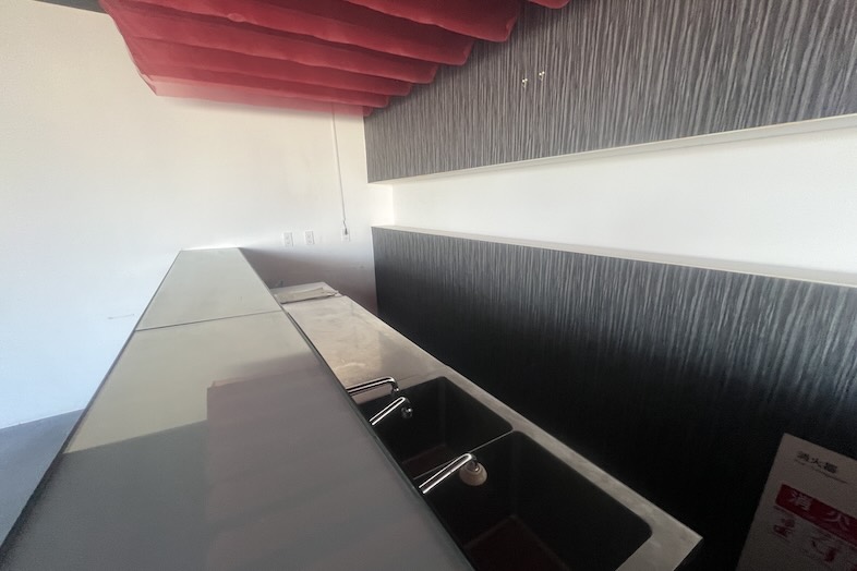 東松山 元結婚式場 LEAF｜【2F 控室】カウンター有り