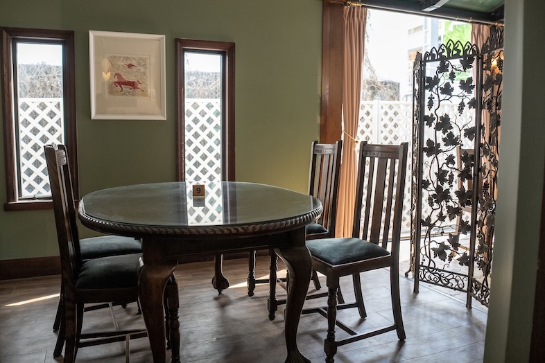 ブラームス アートカフェ｜【1F】邸宅でのワンシーンなどハウスシーンの撮影も可能