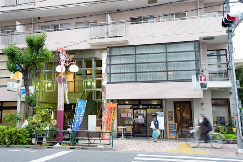 tete photo studio｜路面からの外観カット