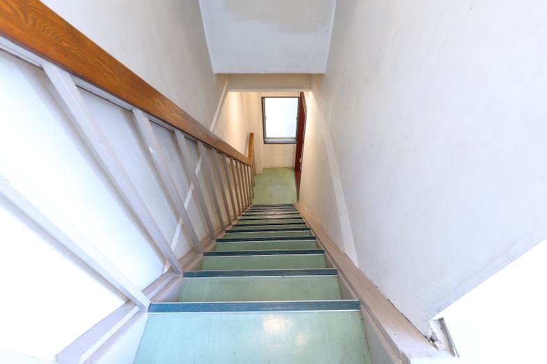 Sun Pro｜【5F Rooftop塔屋】階段部