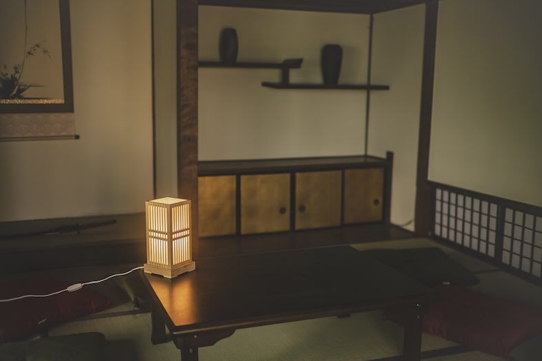 S-Studio保土ヶ谷｜床の間と照明がある和室は夜の古民家的なシーンや昭和レトロ系コンテンツの撮影に最適