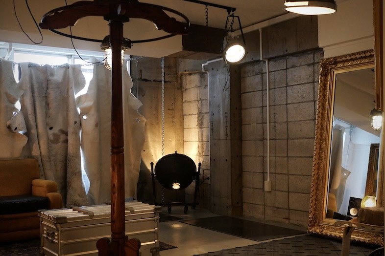 UGETSU Atelier｜【3F】ミッドセンチュリー家具とヴィンテージの空気感は対談やライフスタイル撮影に最適