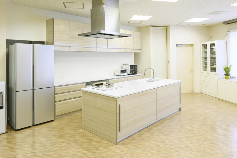 麻布十番メインキッチンスタジオ｜斜めから見渡す開放的な空間 生活感ある暮らしのシーン撮影向き