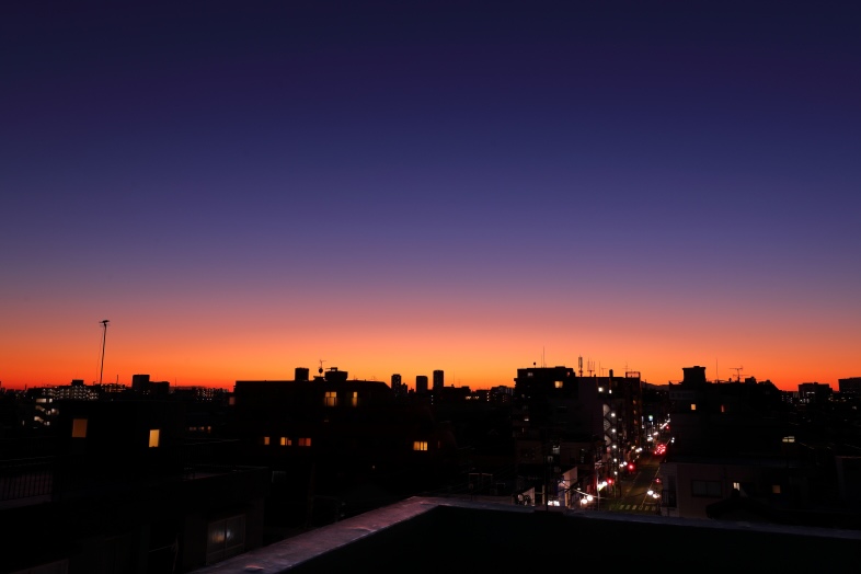 Sun Pro｜【5F Rooftop】夕景の美しいグラデーション