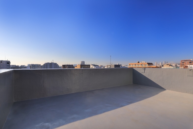 Sun Pro｜【5F Rooftop】空と建物のコントラストを活かしたビジュアル撮影ができる（南西側）