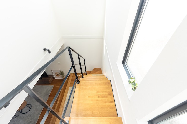 Villa Olive 板橋蓮根｜階段上部から見下ろすアングル