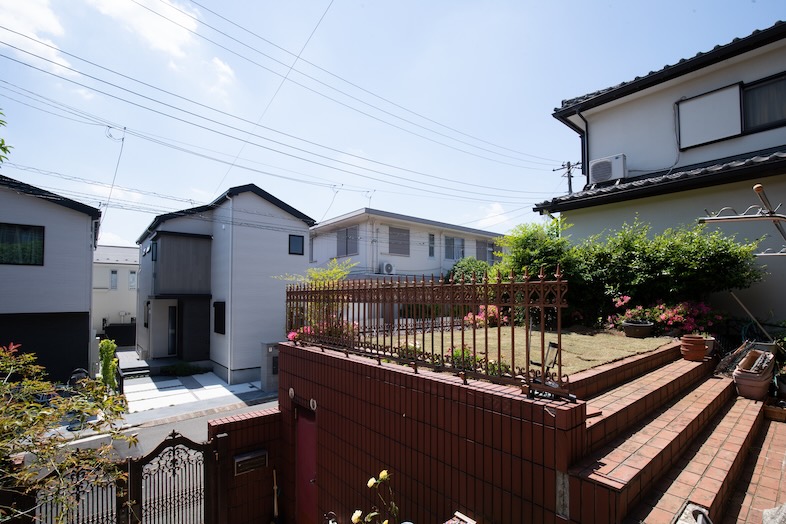 もえぎ野一軒家スタジオ｜【庭】2つの庭で多彩な屋外シーンに対応