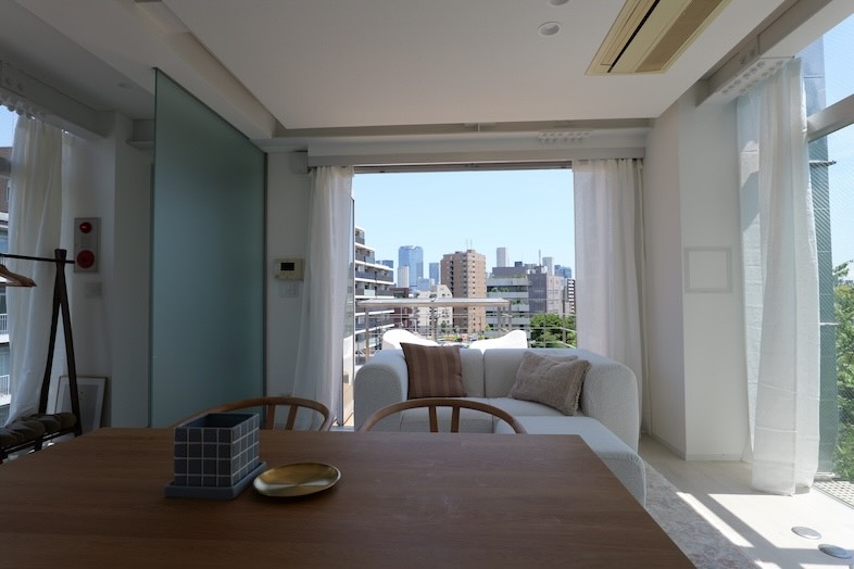 yok.terrace｜透明感ある人物撮影やナチュラルな商品プロモーションにも最適