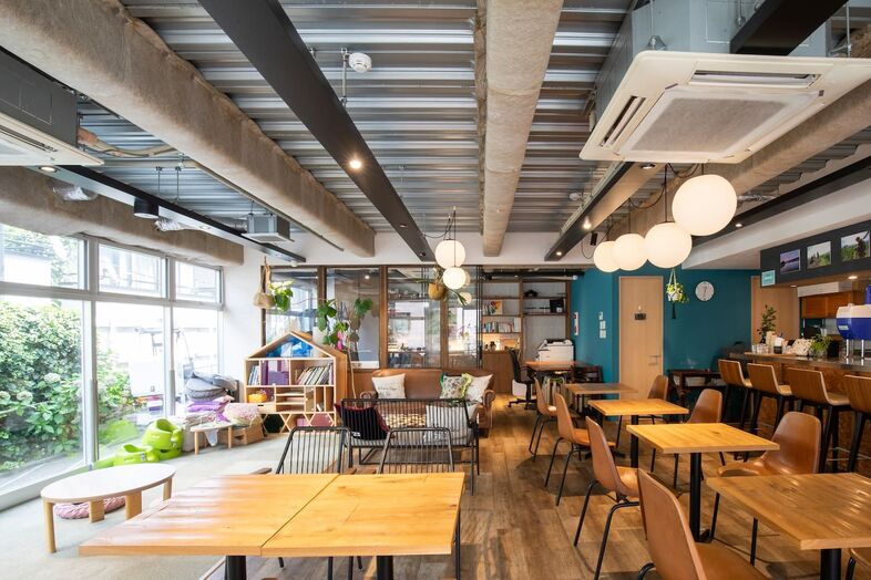 GOBLIN.参宮橋CAFE店｜奥にキッズコーナーも見渡せる開放的なワンフロアはイベント撮影にも対応