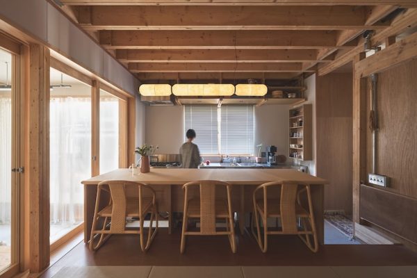 【1F】大きなカウンターキッチンはカフェシーン撮影に最適