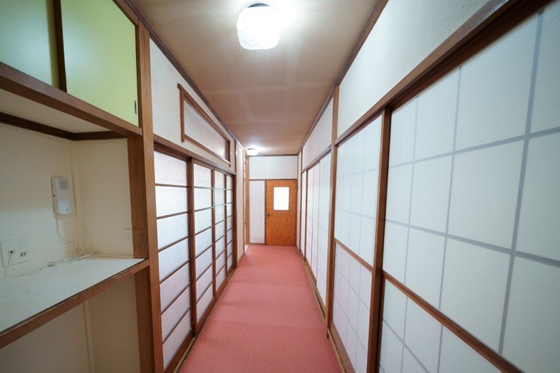 ノーマンハウス馬込｜【母屋1F】長い廊下と障子が続く空間