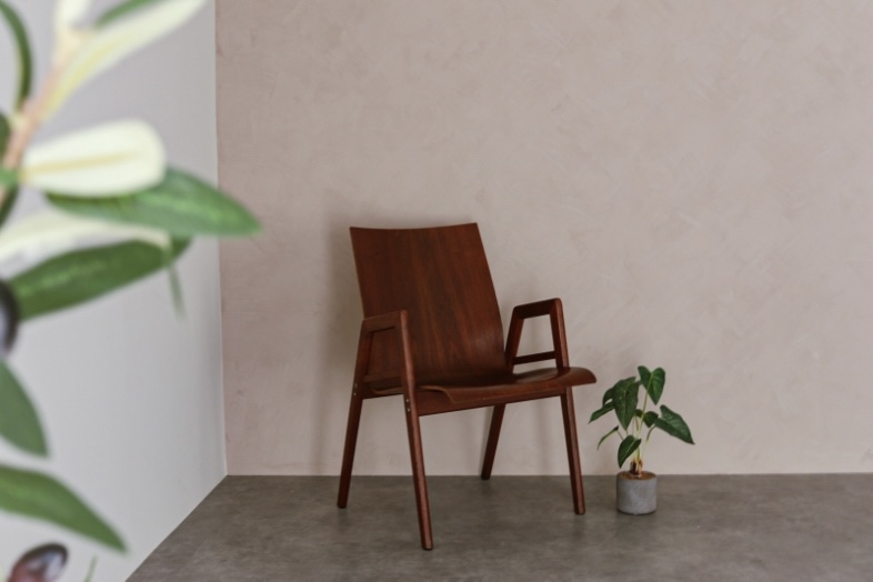 OLUE STUDIO｜ビンクの壁紙は全体を暖かい印象にしてくれます