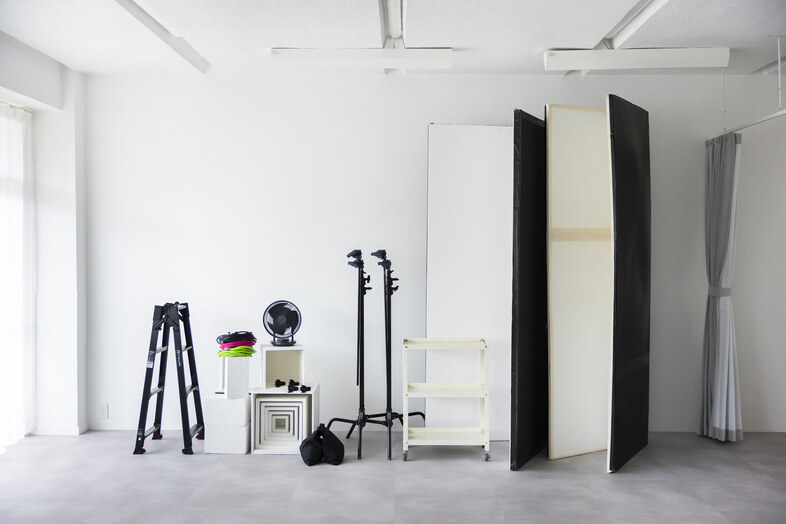 STUDIO NONAMES｜脚立・黒白レフ板・ライトスタンド・踏み台などの撮影備品