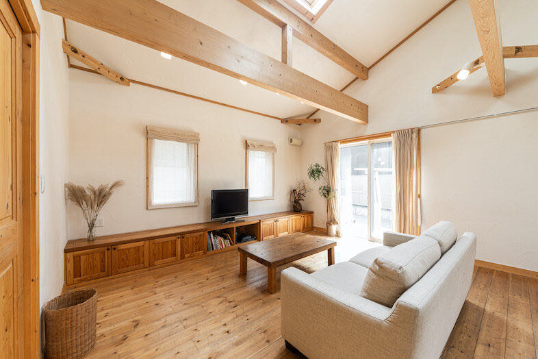 guesthouse MOSHIMO｜【LDK】くつろぐ家族や日常の団らんを切り取るライフスタイル撮影にぴったり