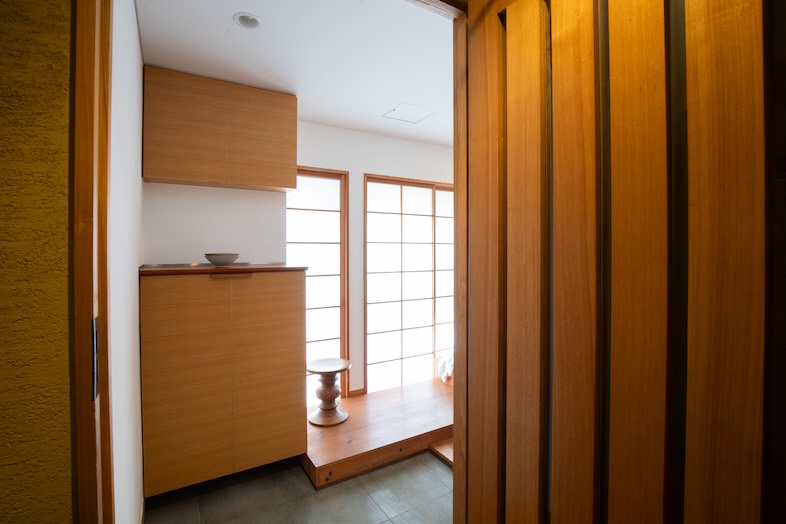 apartment2122｜木格子越しに和室を望む構図