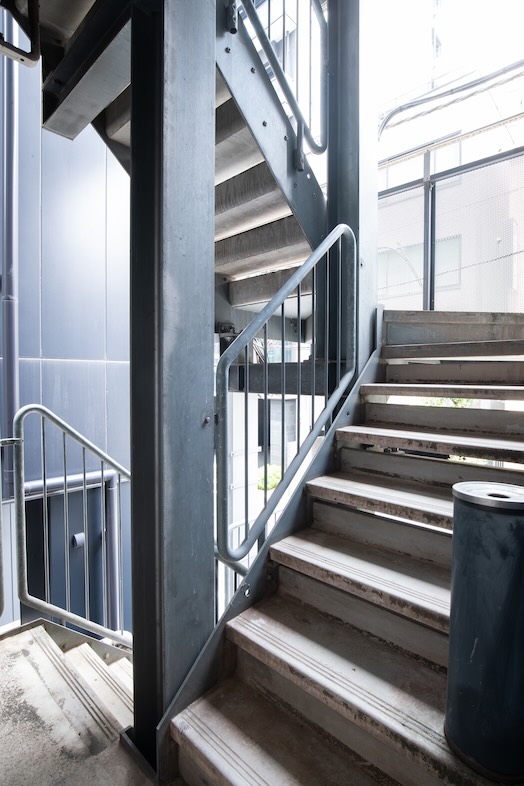 apartment2122｜外階段
