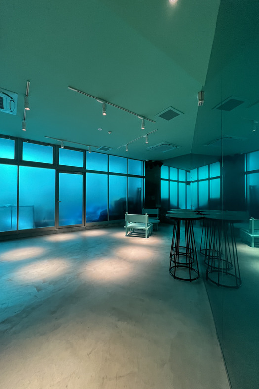 BAIA STUDIO｜【B1】ブルーに染まる空間、SF風撮影に最適