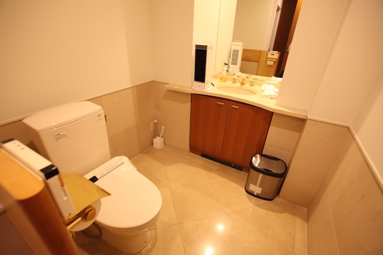 Jerome 目黒｜【ウォッシュルーム】ホテルライクなトイレと洗面スペース