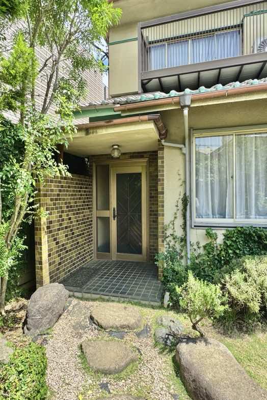 ノーマンハウス馬込｜【玄関】レトロな佇まい