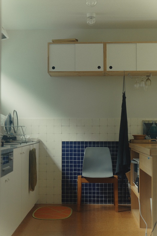 STUDIO FINN｜上下収納が並ぶ縦構図はレシピ動画などの縦型撮影にも対応
