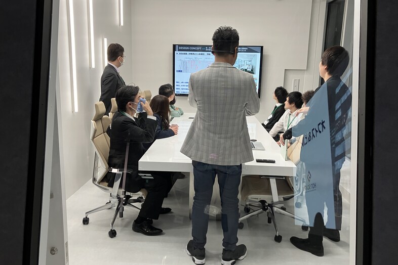 株式会社ホットスケープ 本社オフィス｜【ハチ】会議シーン撮影イメージ