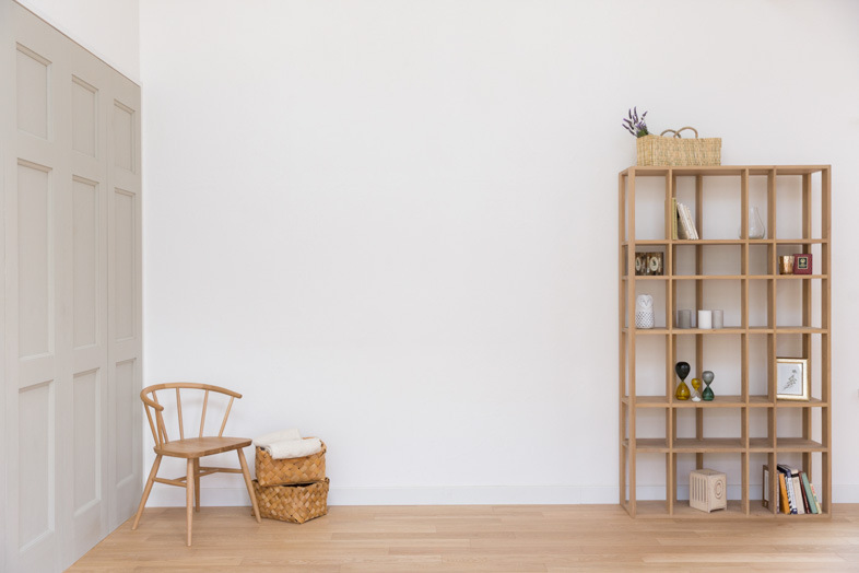 Studio Lemon&Lime フラット｜クローゼット風の扉と余白のあるシンプルな空間