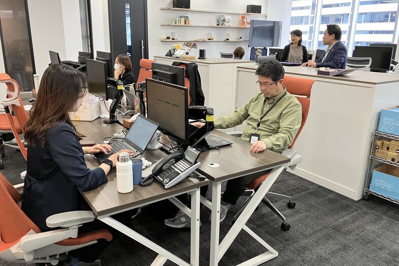 株式会社ホットスケープ 本社オフィス｜【執務室】ワークシーン撮影イメージ