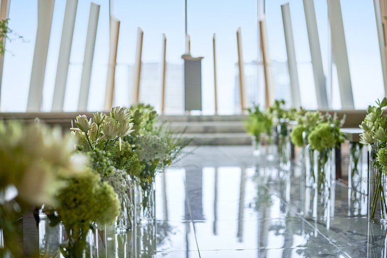 The 33 Sense of Wedding｜地上160ｍの空に浮かんでいるかのようなチャペル