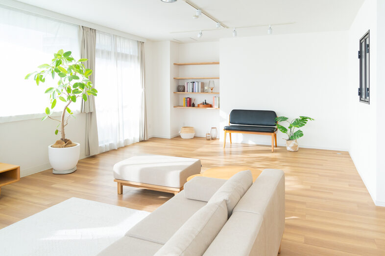 say studio｜三面採光で自然光が一日中降り注ぐ明るい空間