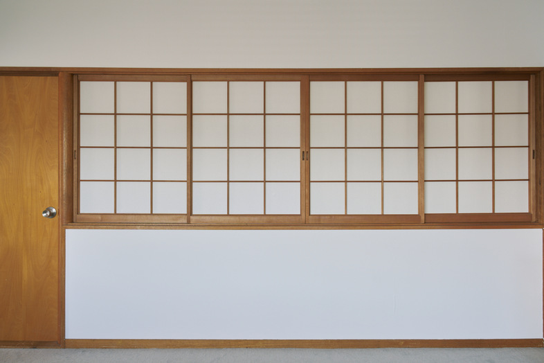 studio cork｜階段の周りをぐるりと囲む障子戸