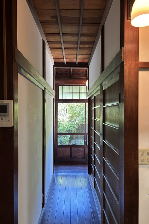 TOWARI NO MA｜室内を移動する動きのある撮影に