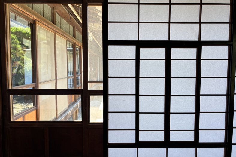 TOWARI NO MA｜和の情緒が漂う窓辺の風景
