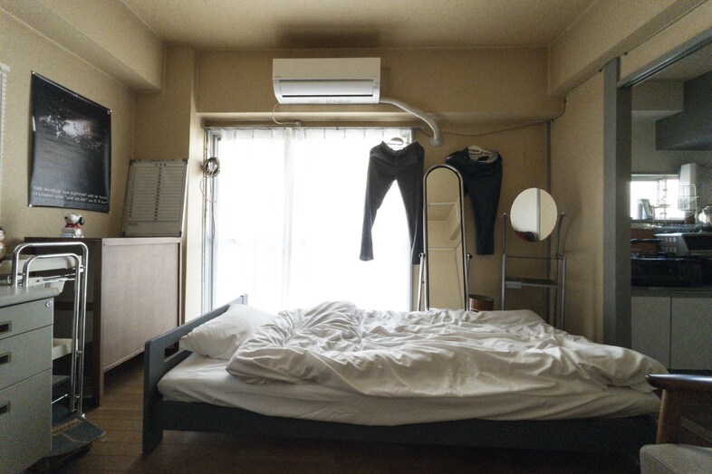 築古マンション｜【308 6畳ひとり暮らし】リアルな生活感が漂う、男性の一人暮らしを再現した空間
